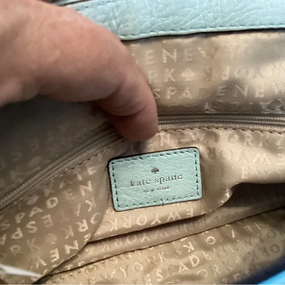 Kate Spade mint green quilted crossbody bag with silver chains and turn lock - Picture 11 of 14